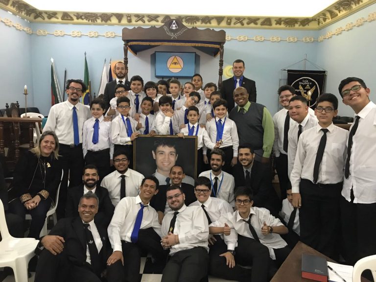 MCE participa da instalação do Castelo Lucas Lana n° 97